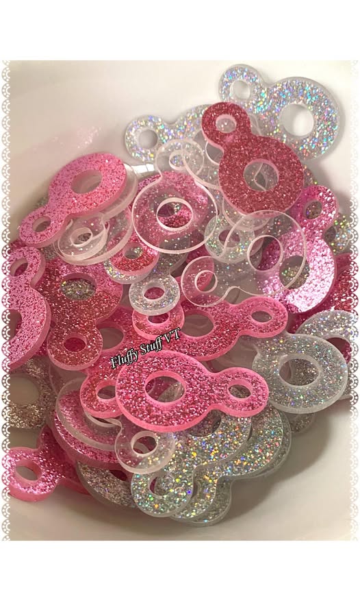 Resin and glitter straw charm attachment