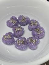 25mm designer sugar hearts.