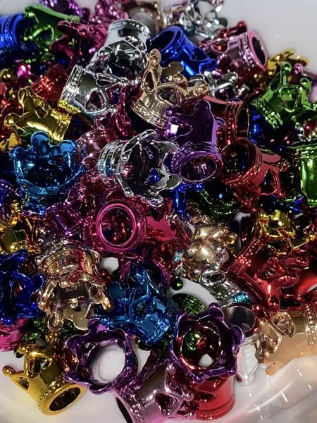 14mm metallic colored crowns.