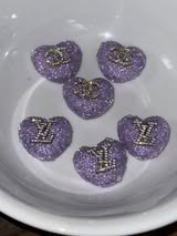 25mm designer sugar hearts.