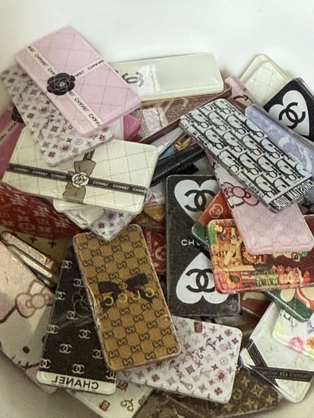 40mm mixed designer double sided acrylics.