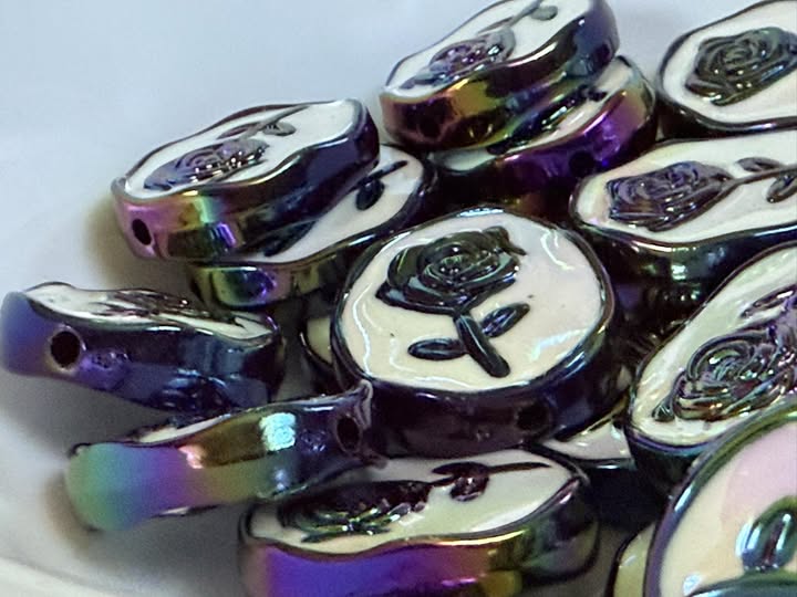 29mm cc flower double sided with raised flower.