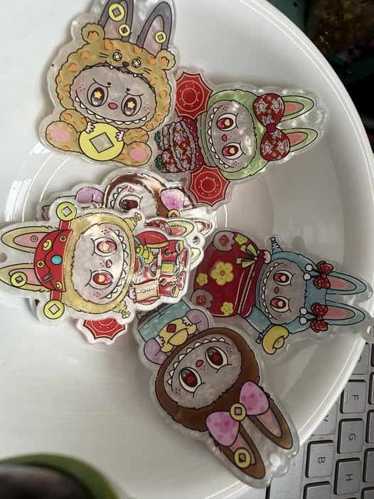 8mm silver mica swirl Labubu large acrylic with hole.