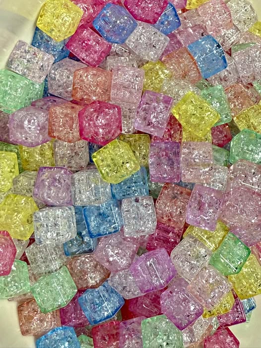 6mm crackle cube beads