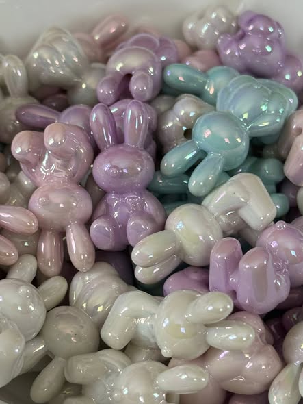 34mm 3D four color Easter bunny focal bead mix