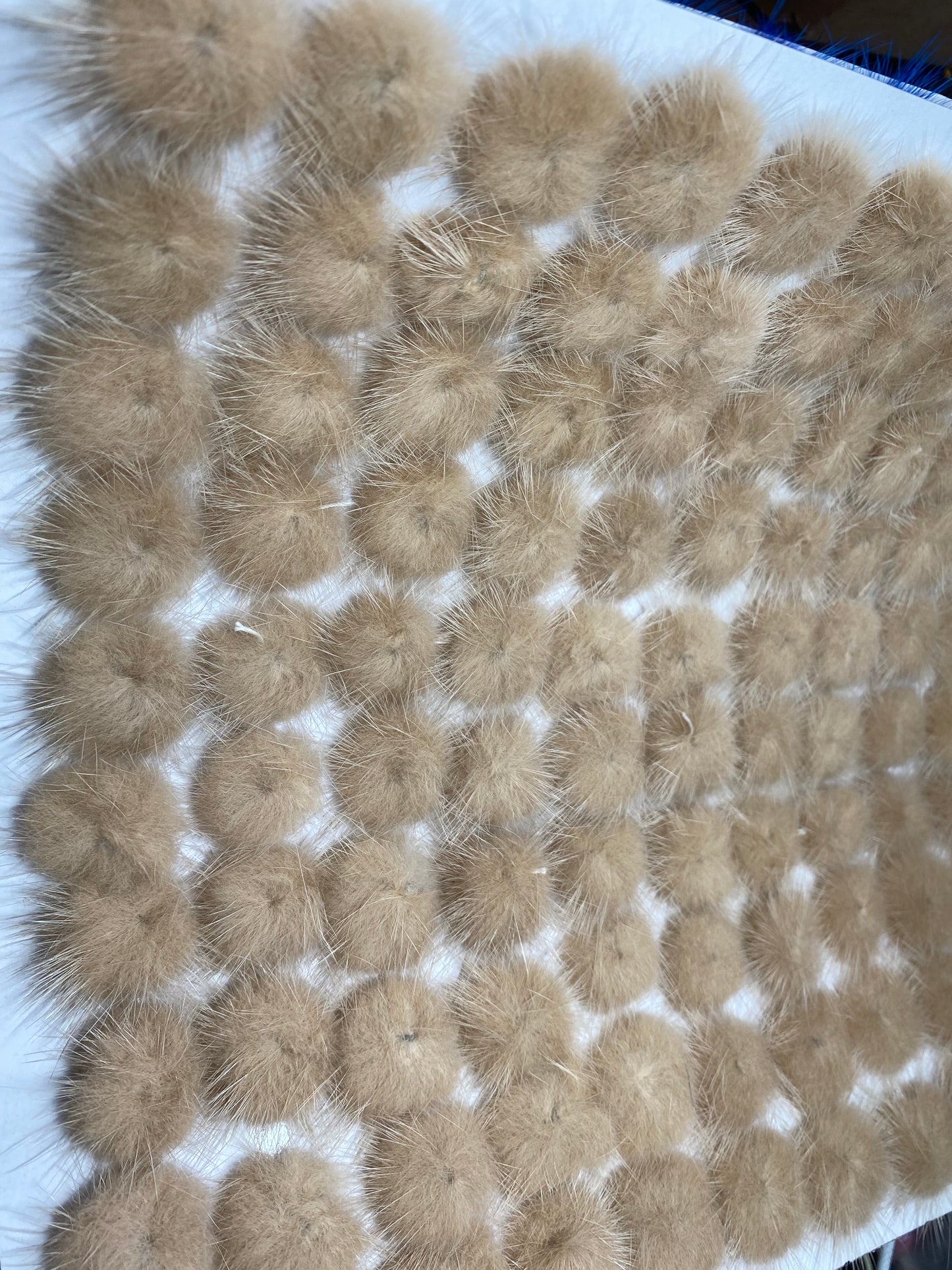 Real fur 1/2 pompoms
