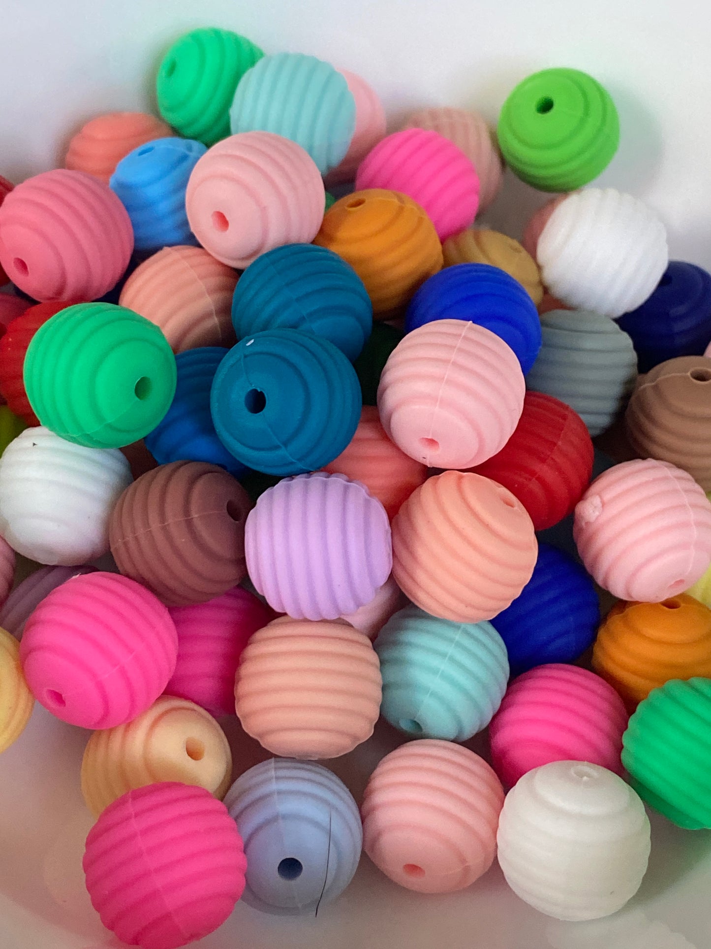 14mm silicone yarn beads