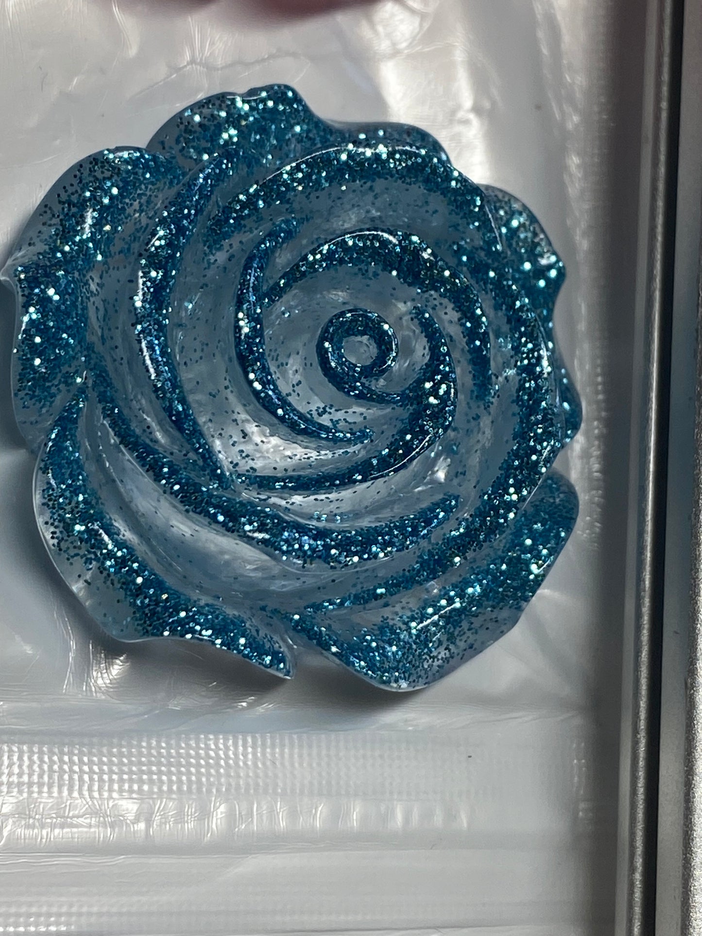 36mm lumi glitter and textured 3D rose flat back charms