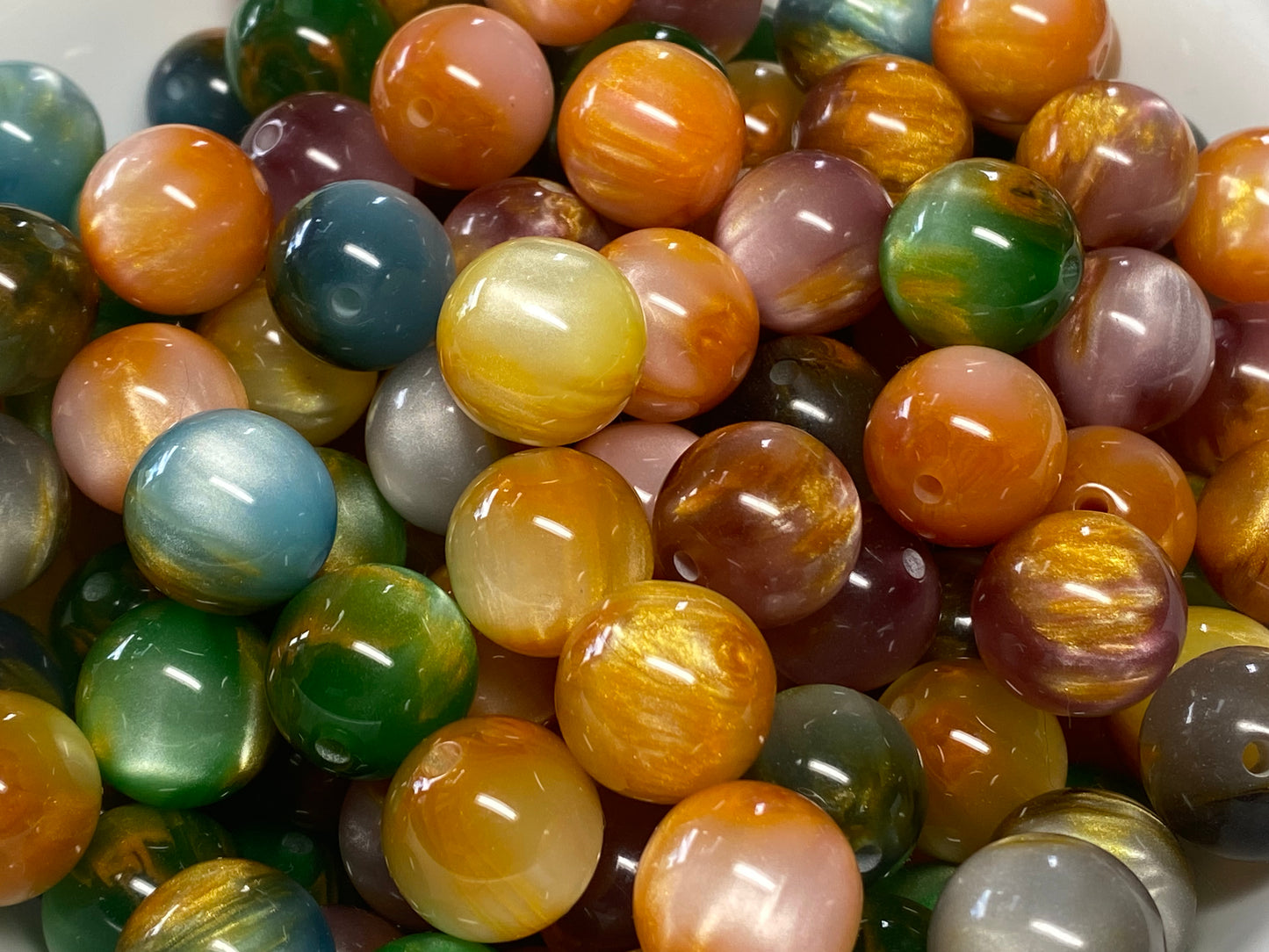 16mm resin ombré tigers eye bead