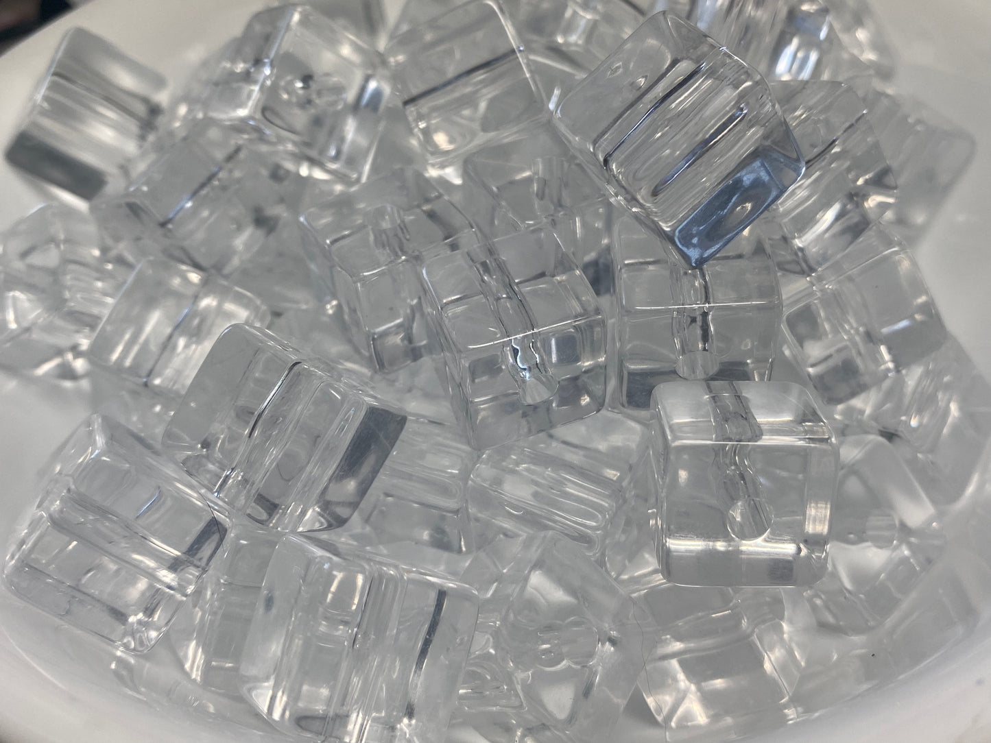 16mm clear cube bead