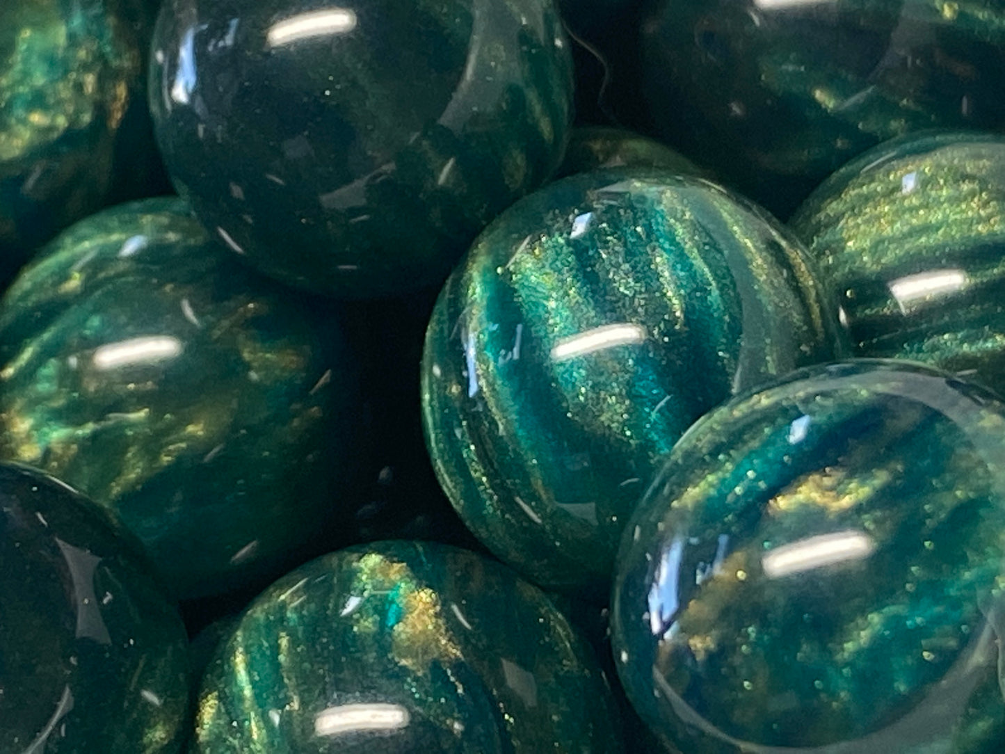16mm resin shades of jade bead