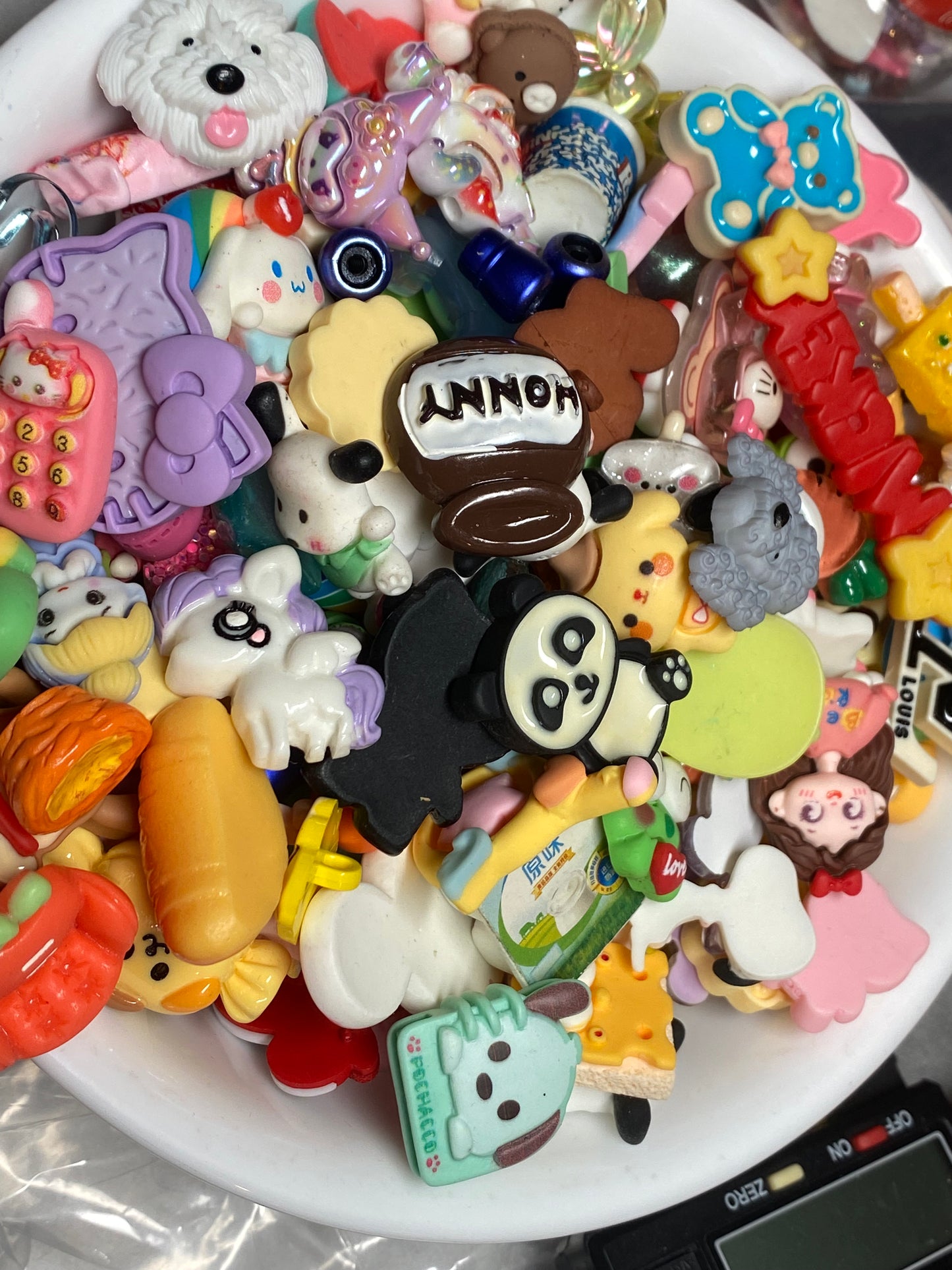 Mixed 2cm random charms