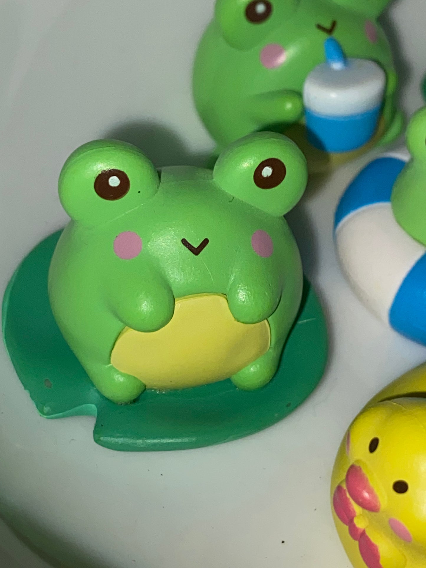 22mm 3D fun little frogs