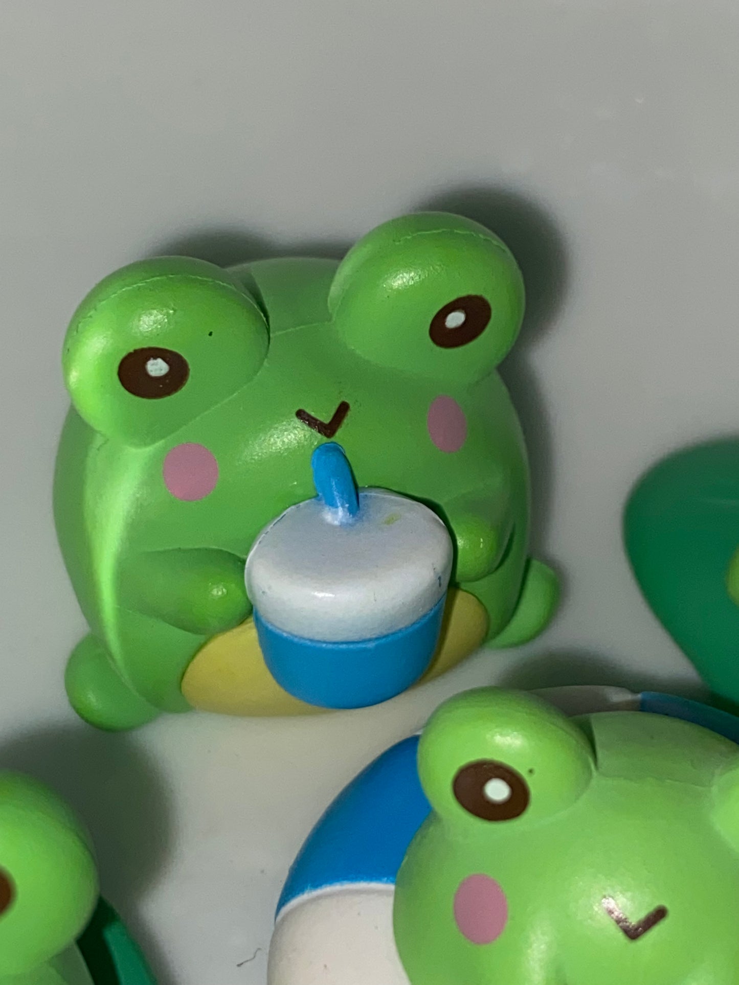 22mm 3D fun little frogs
