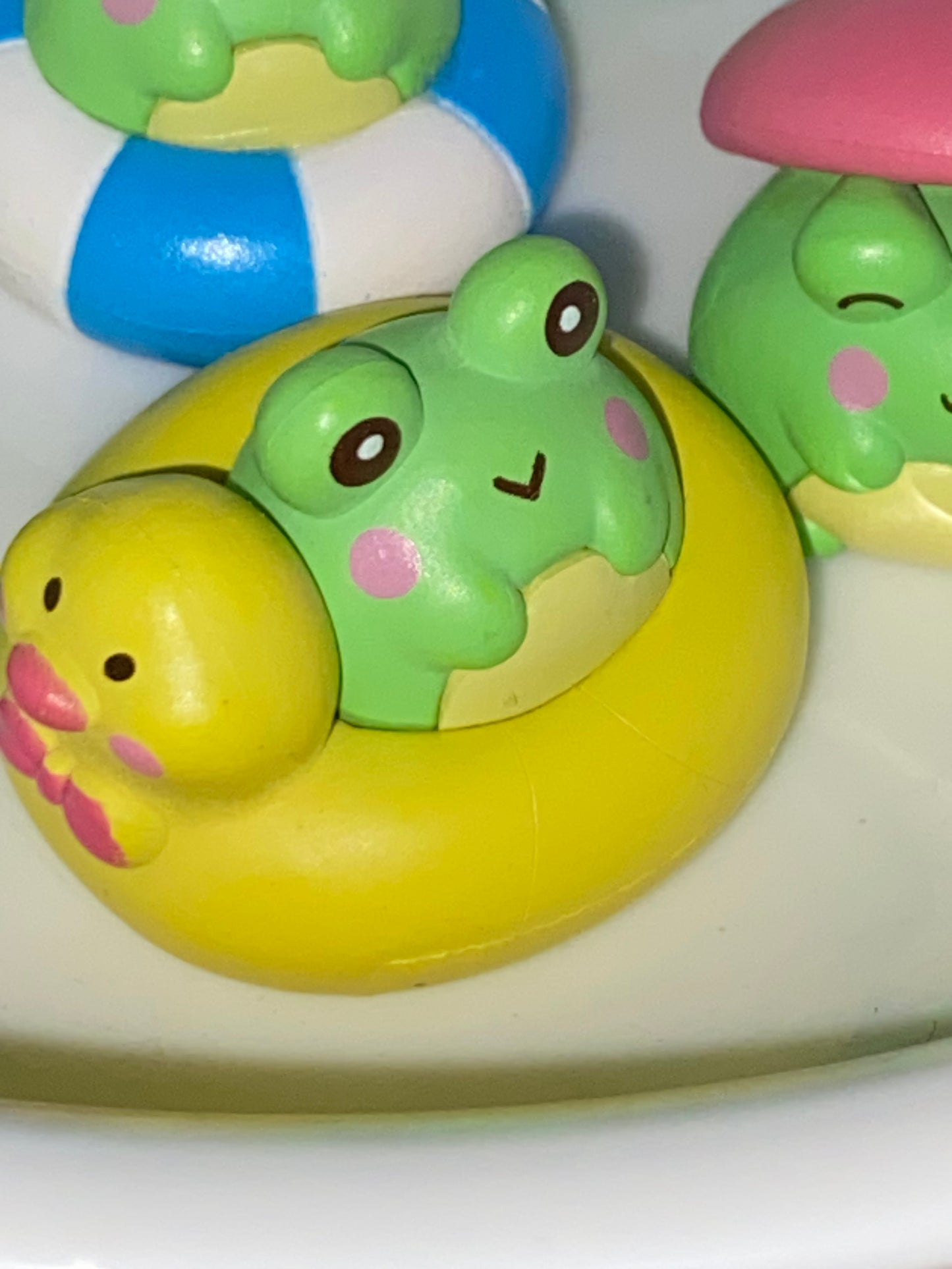 22mm 3D fun little frogs