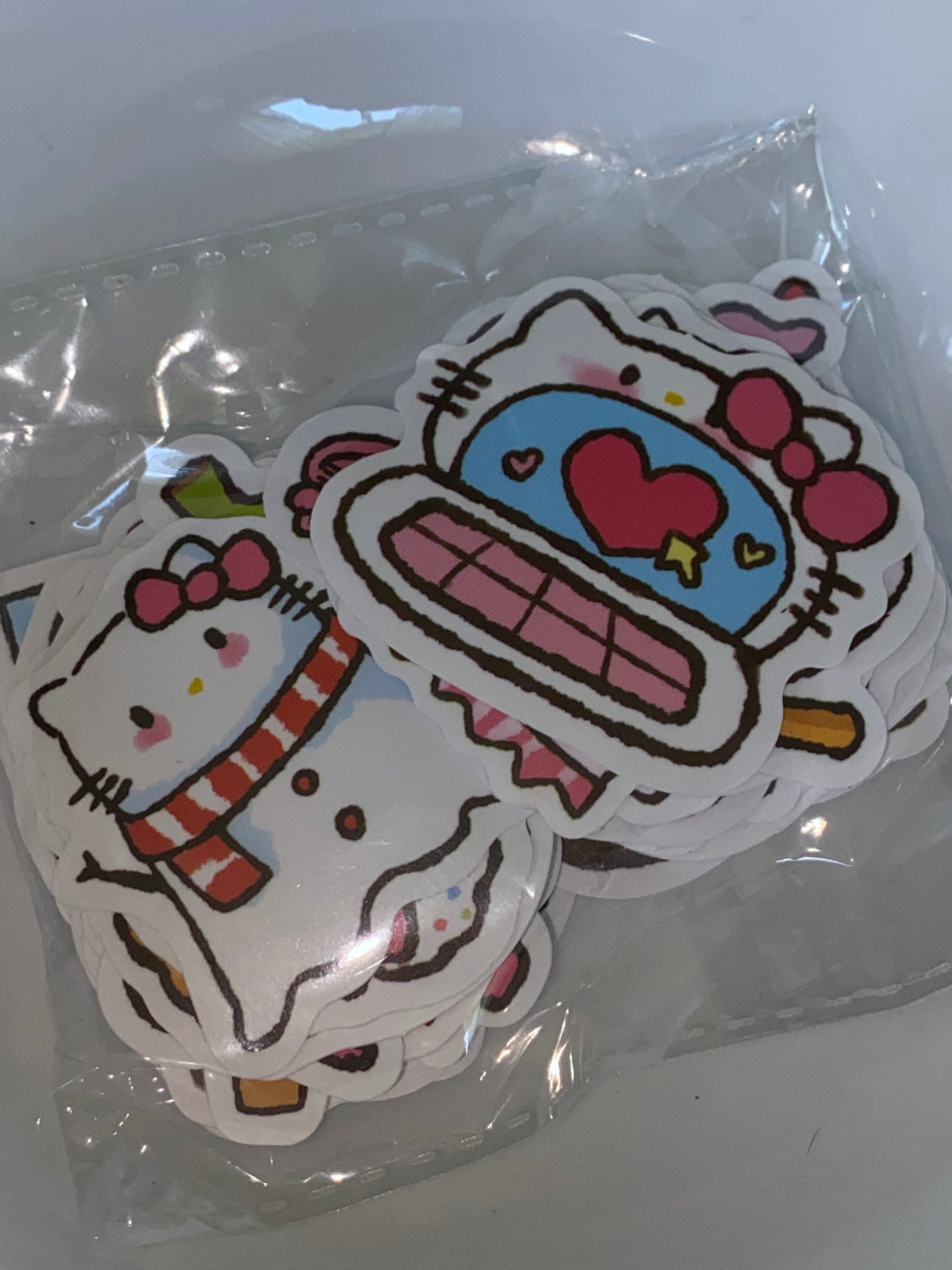 Pop-mart/Sanrio 4cm sticker packs