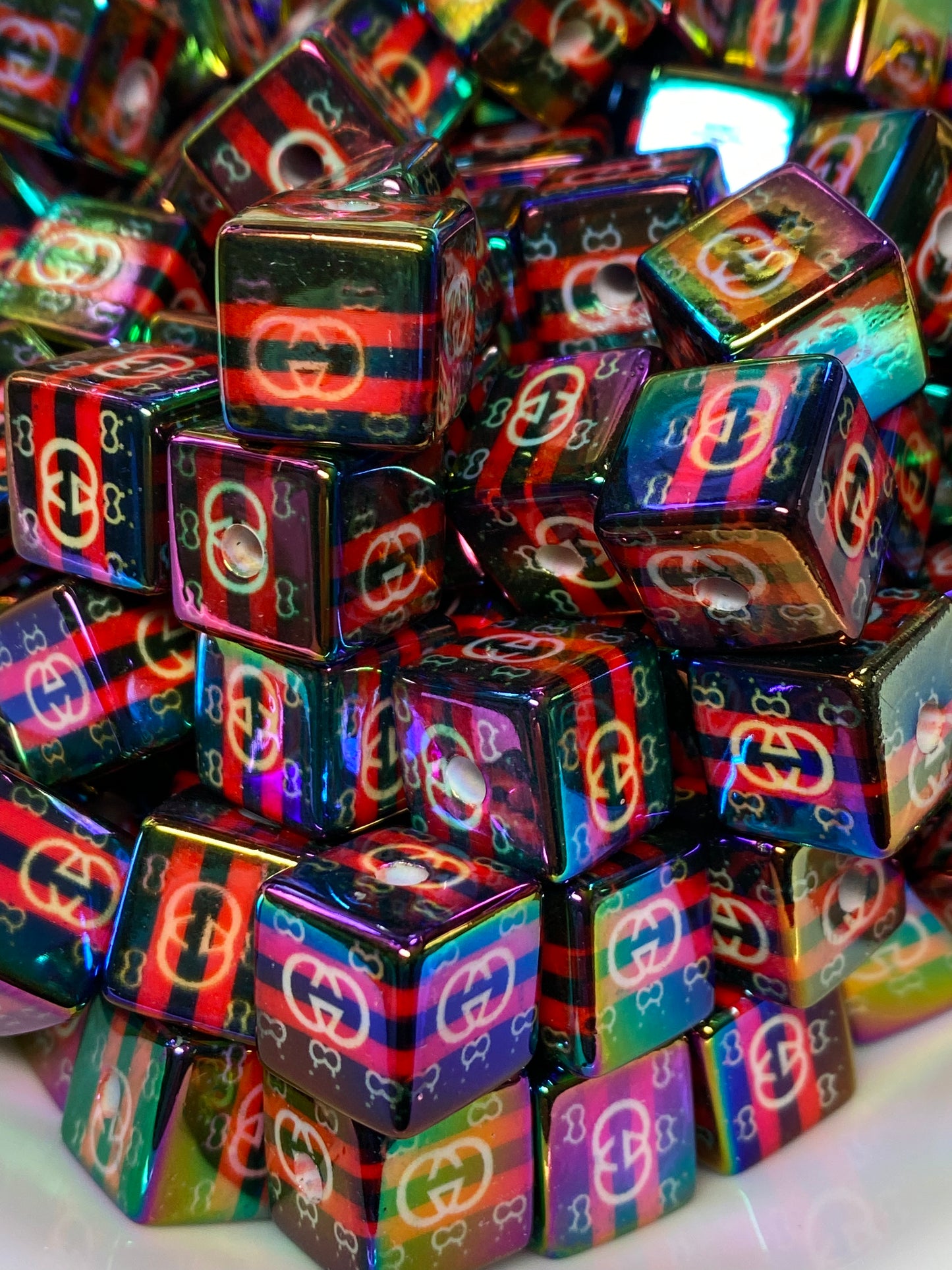 14mm GG uv coated black and red cube beads