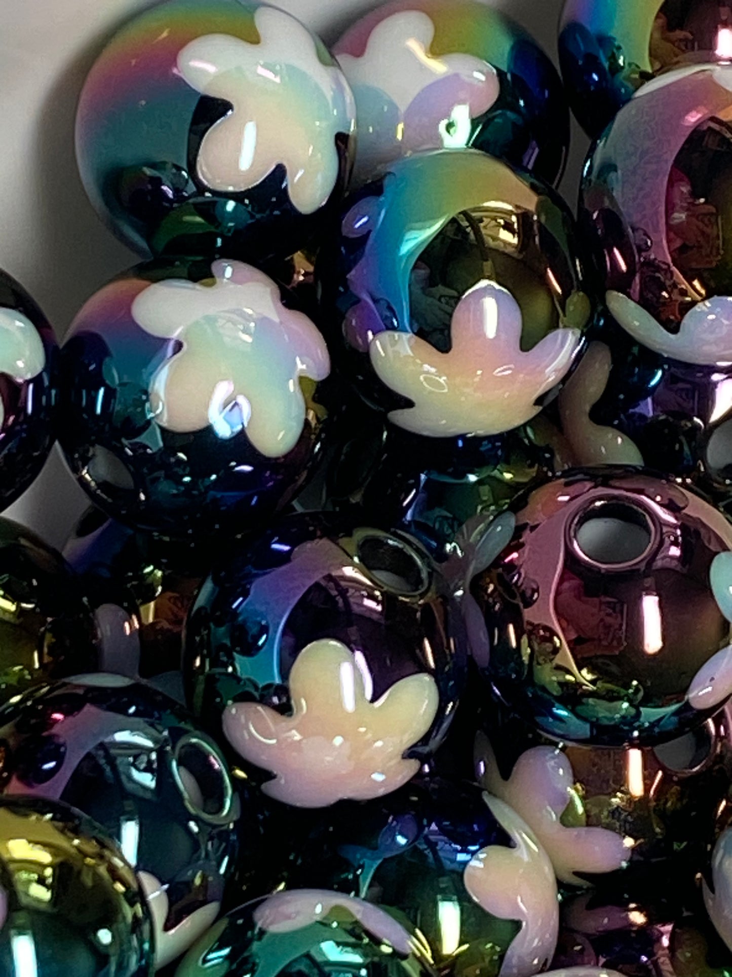 16mm oil slick with white flowers