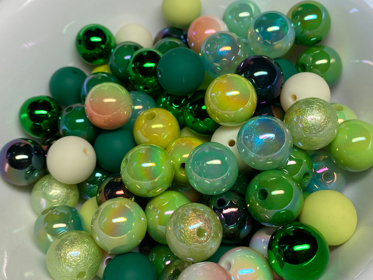 16mm shades of green bead mix