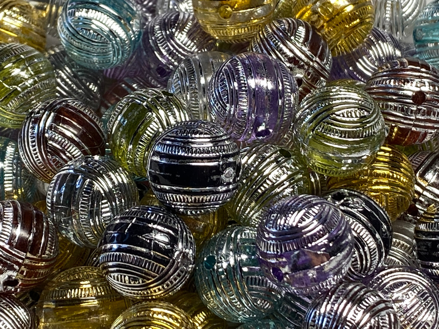 Yarn beads