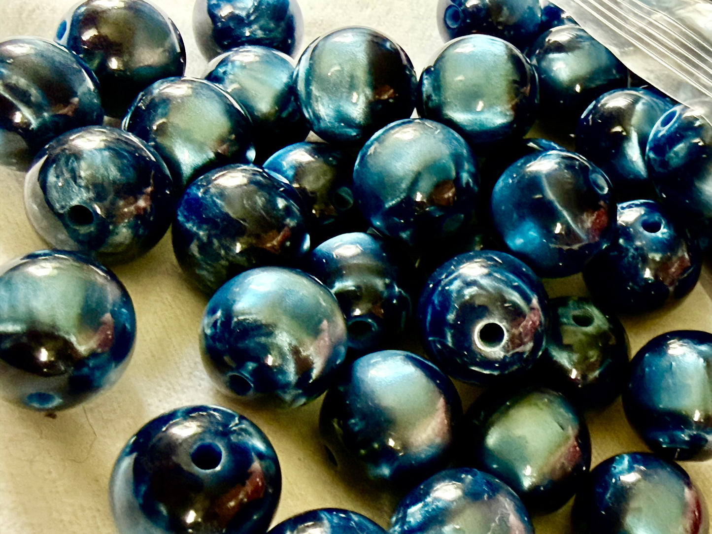 16mm color shift beads