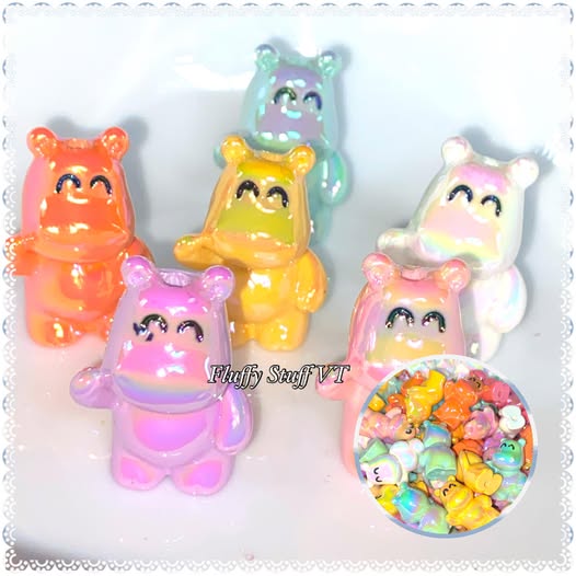24mm 3D hippo focal bead with uv coating.
