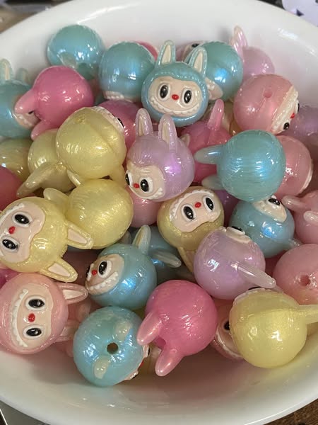 Rubber Labubu head bead