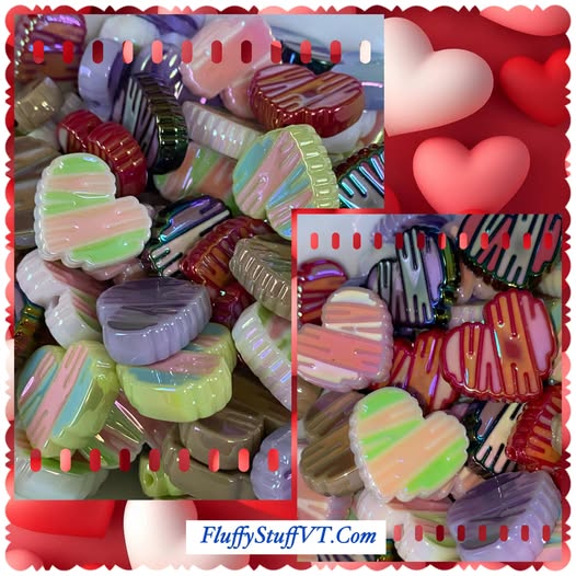 22mm cool striped textured hearts beads