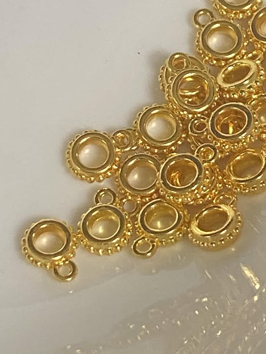 8mm pretty little bail bead.