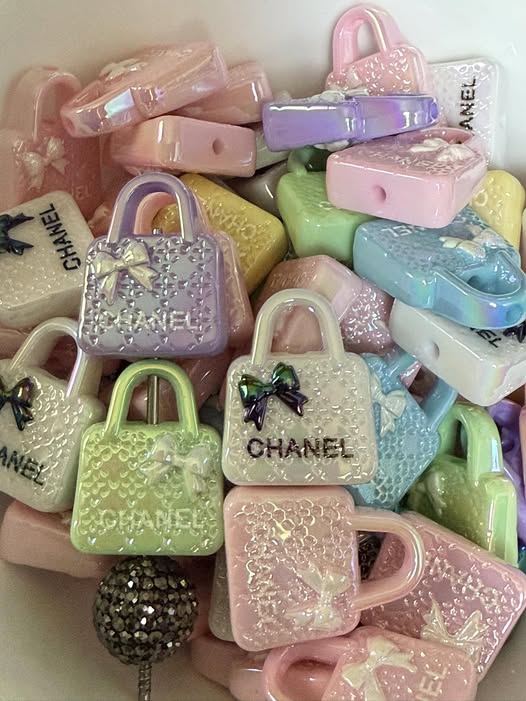 29mm ultra glossy designer purse bead