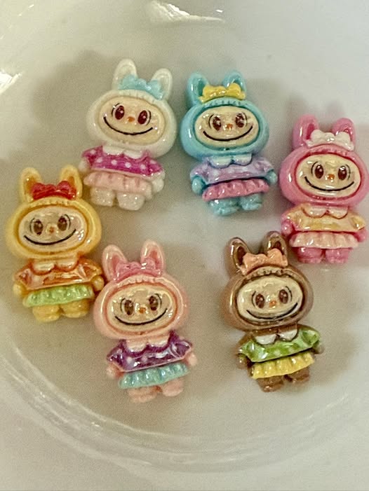 32mm Labubu in dress 2d thick glossy bead