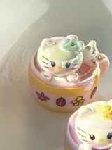 30mm HK and her little buddy are riding the tea cup bead