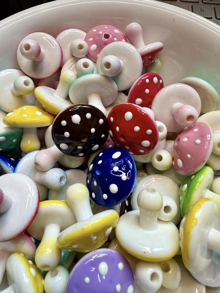 22mm fun painted mushroom mix beads