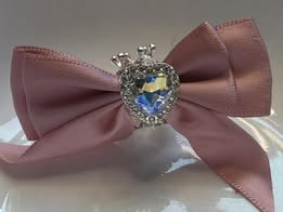 22mm fancy sugar and rhinestone bead with a stunning silver crown.