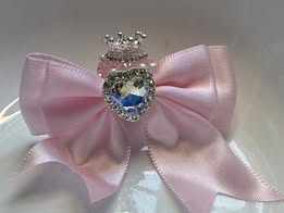 22mm fancy sugar and rhinestone bead with a stunning silver crown.