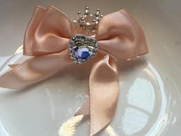 22mm fancy sugar and rhinestone bead with a stunning silver crown.