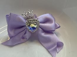 22mm fancy sugar and rhinestone bead with a stunning silver crown.