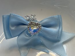 22mm fancy sugar and rhinestone bead with a stunning silver crown.