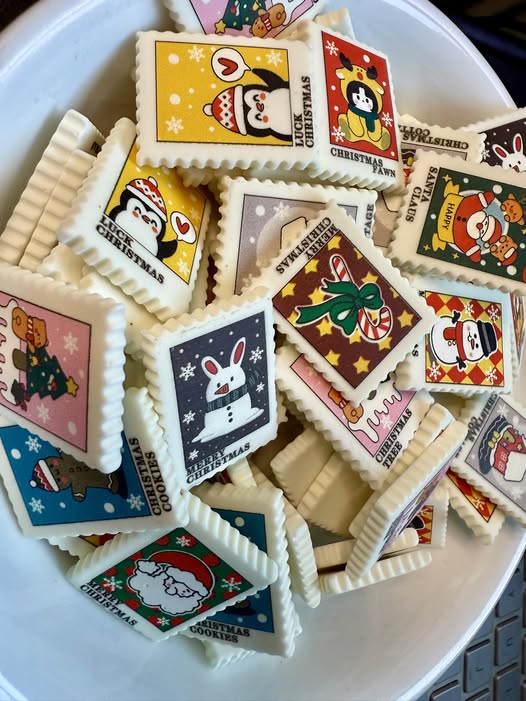 3cm flat back Xmas stamp charms