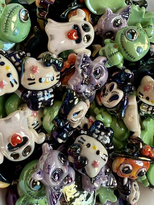26mm HK spooky bead mix with uv coating.