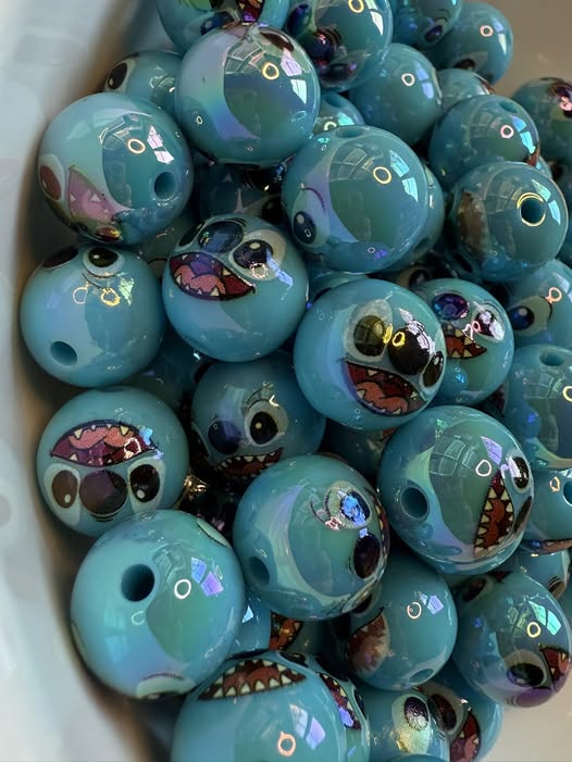 16mm fun stitch face beads