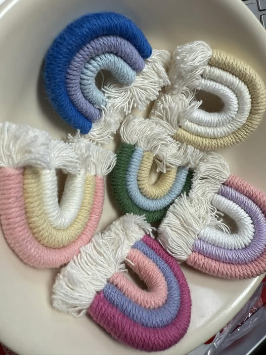 2” cotton string rainbows (random color only)