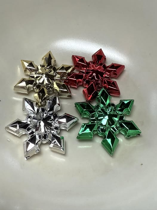 38mm 3d acrylic snowflake focal beads