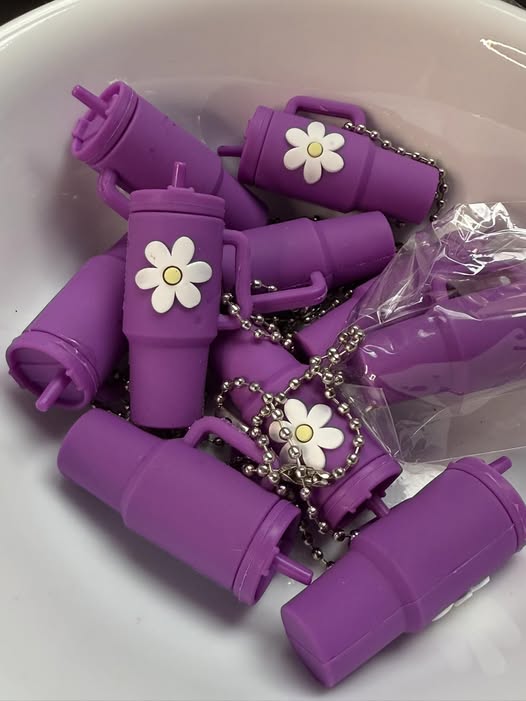 50mm silicone tumbler charm with hardware