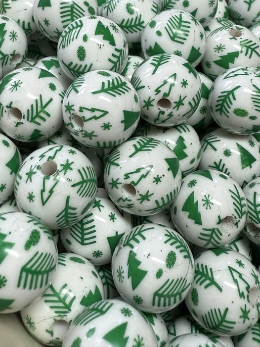 16mm Christmas tree and snowflake beads.