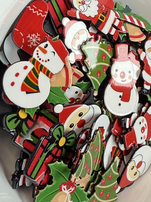 5cm Christmas flat back acrylics.