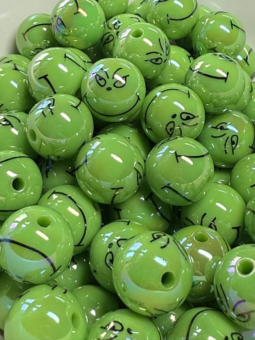 16mm grinch beads