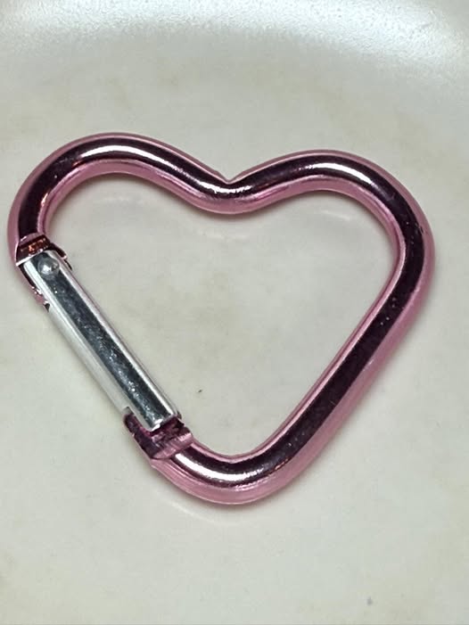 38mm pink metallic heart clip