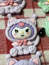 8cm flat back charms HK dressed as her friends.