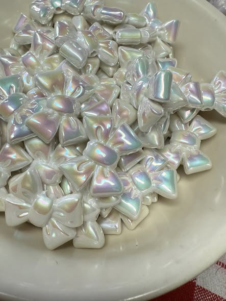 24m pearlescent bows